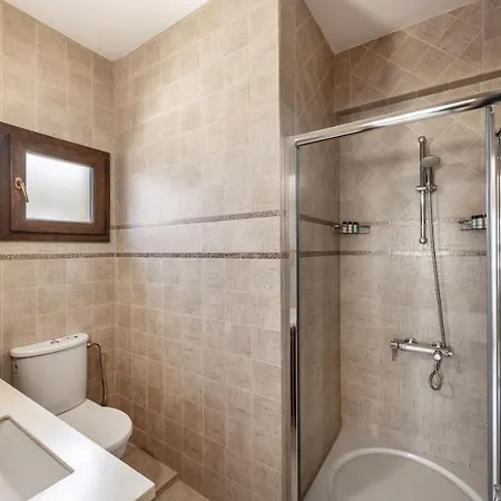 Sunnyvillas: 4br Seafront Villa*private Pool*bw44 Protaras